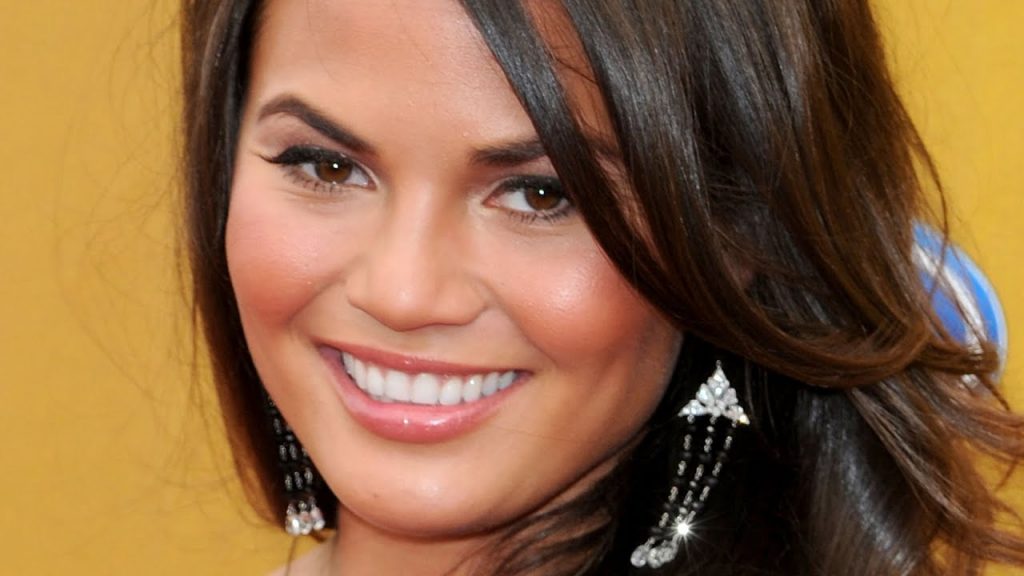 This was Chrissy Teigen Before the Fame