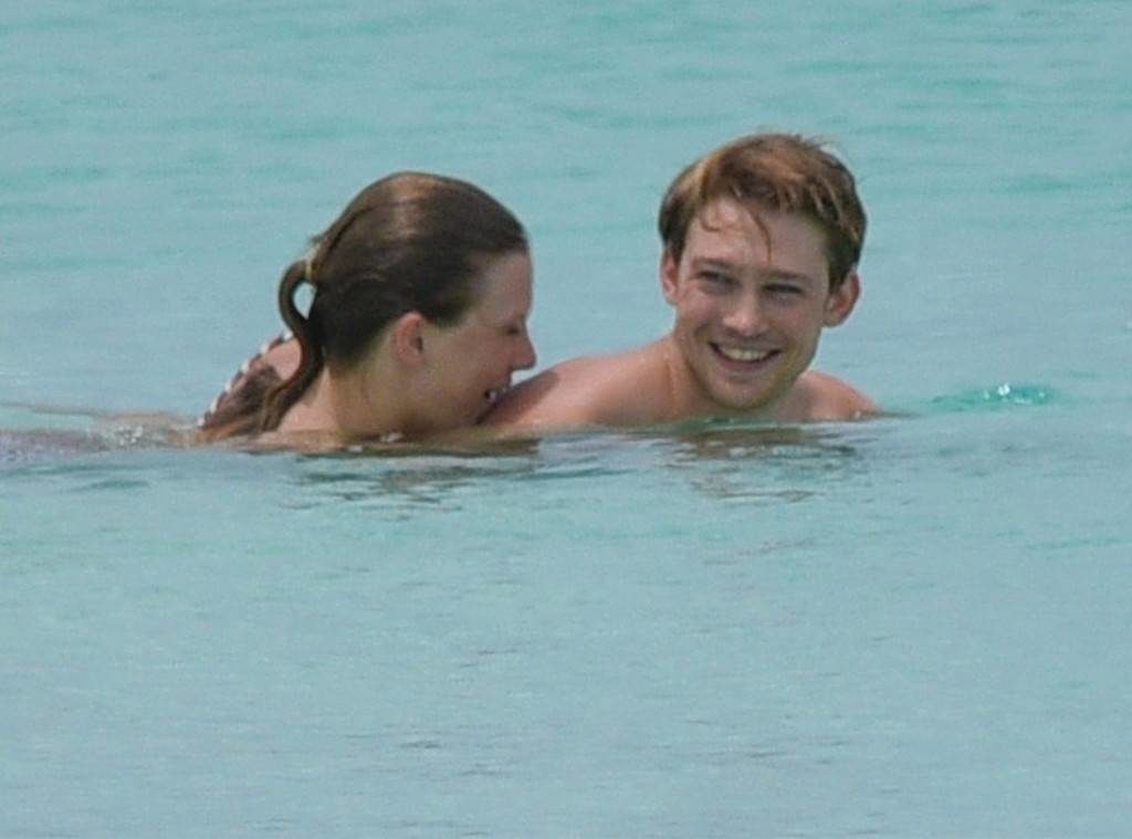 Taylor Swift & BF Joe Alwyn Enjoy Romantic Vacation